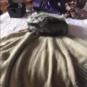 New Michael Kors Faux fur trim poncho